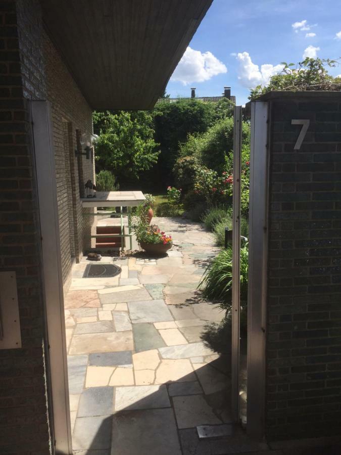 Duesseldorfer Privatzimmer Esterno foto