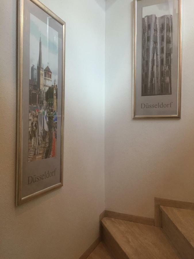 Duesseldorfer Privatzimmer Esterno foto