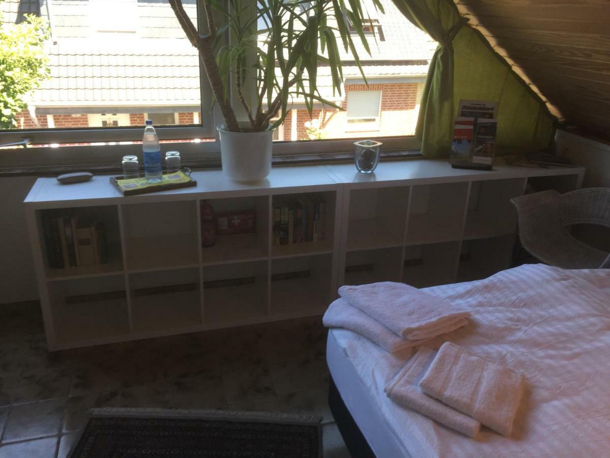 Duesseldorfer Privatzimmer Esterno foto